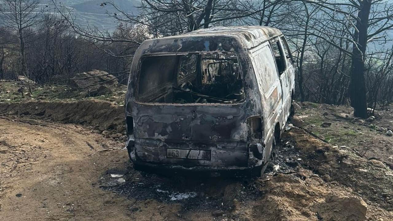 Araçta yanmış halde bulundu! Genç adamın sır ölümü