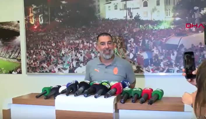 Arda Turan'dan Bursa'da tarihi açıklamalar! "Şampiyonlar Ligi'nde bile böylesi az görülür!"