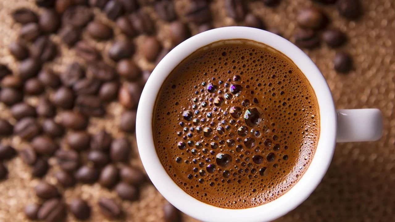 Arıtılmış suda bile kafein çıktı! Tehlikeli mi?