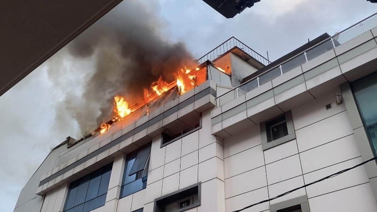 Ataşehir'de korkutan yangın