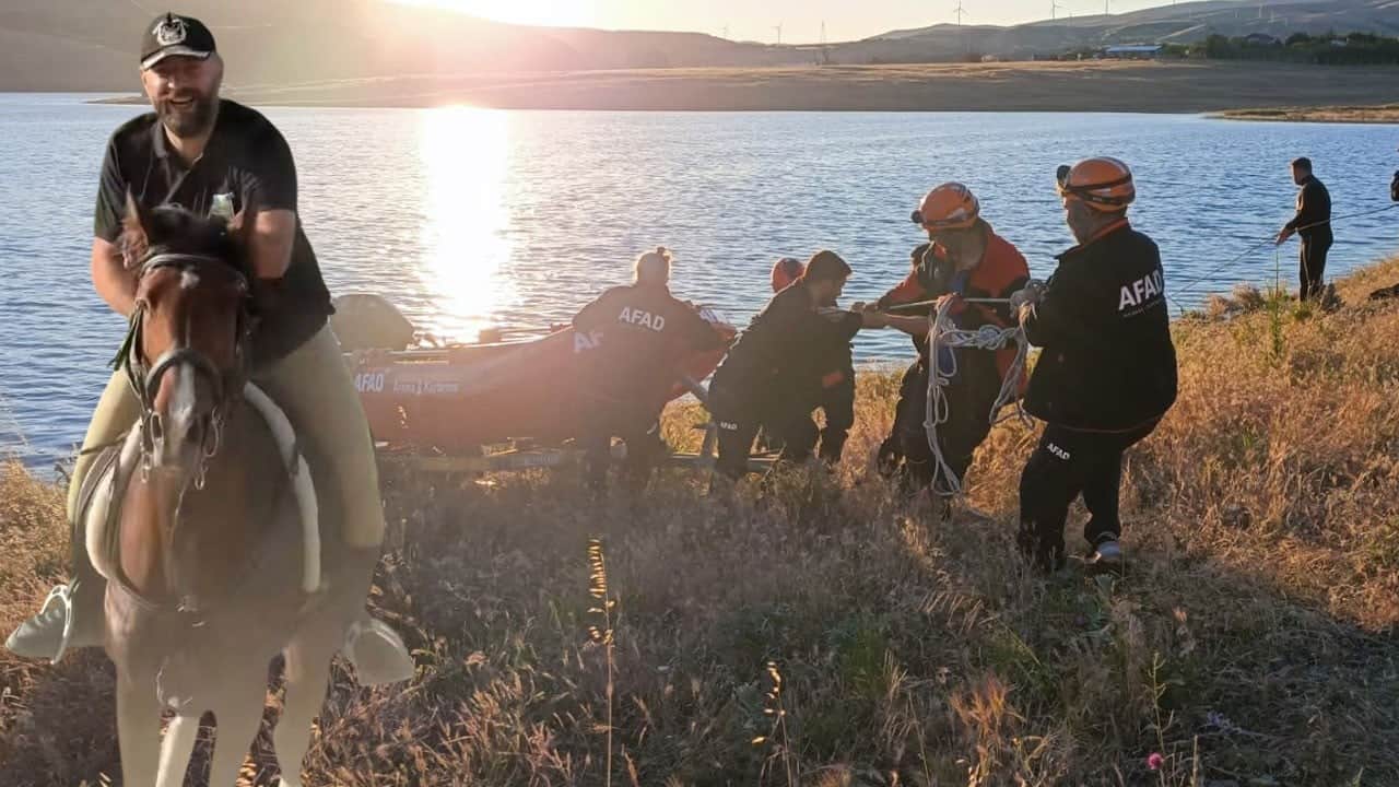 Atını ölüme sürdü! İkisi de boğuldu