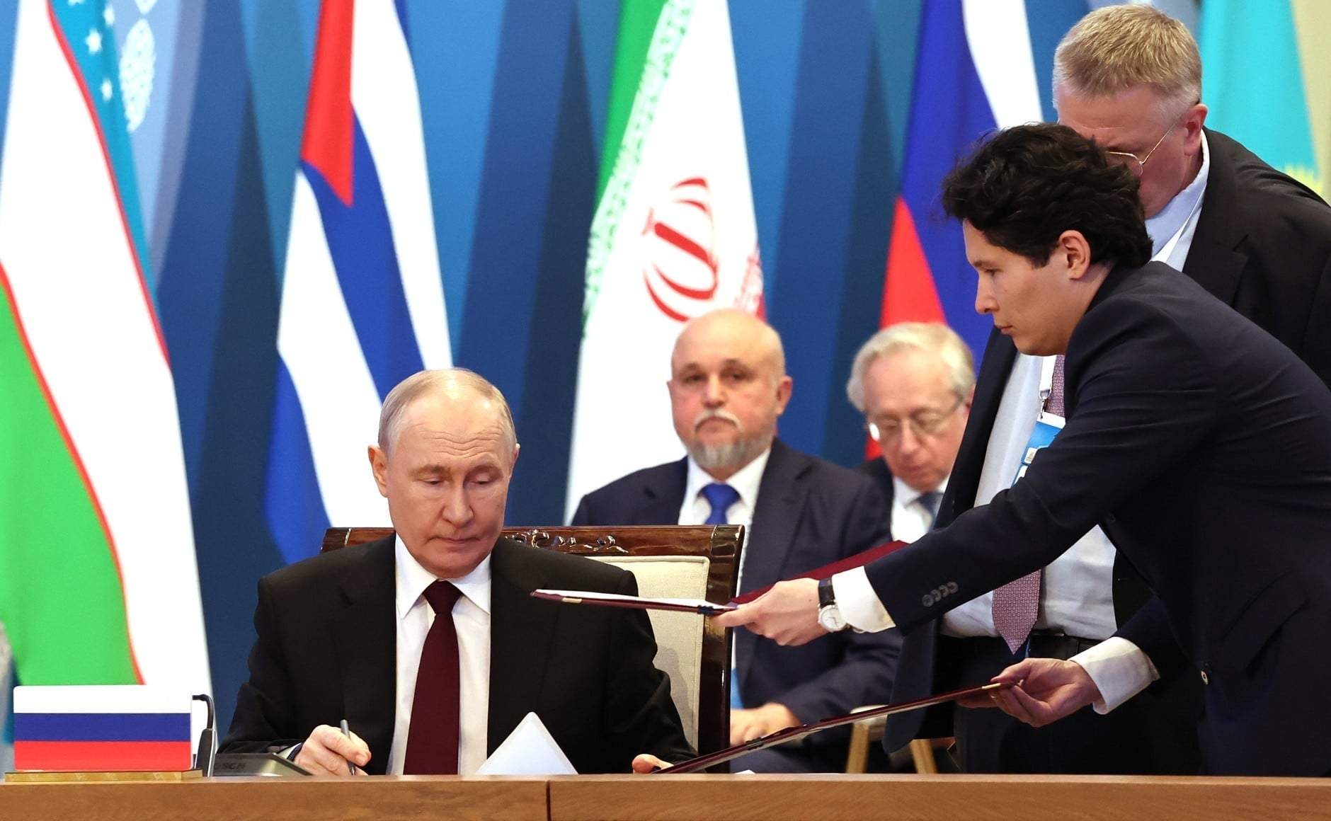Avrasya Ekonomik Birliği üyesi ülkelerin liderleri Astana'da bir araya geldi