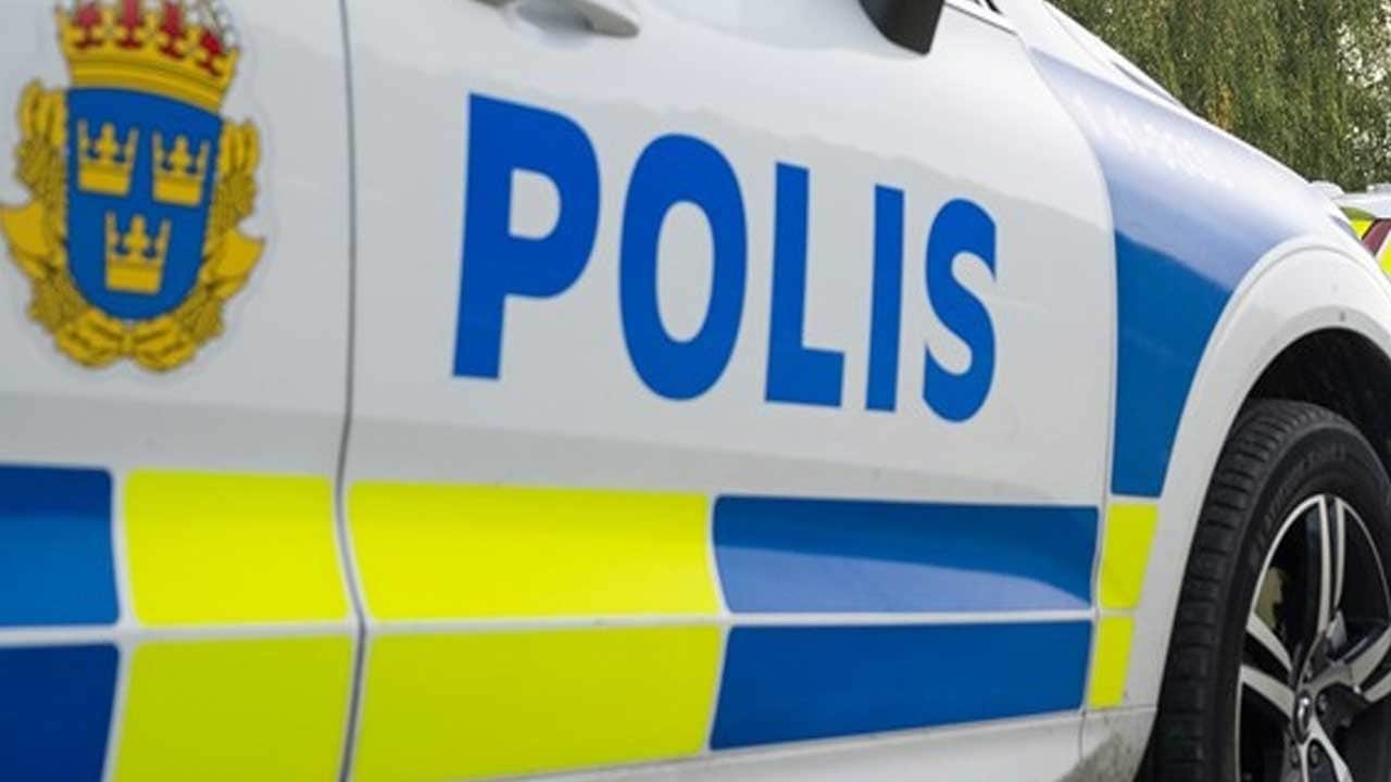 Avrupa’da liseye kılıçlı baskın! Çok sayıda yaralı var
