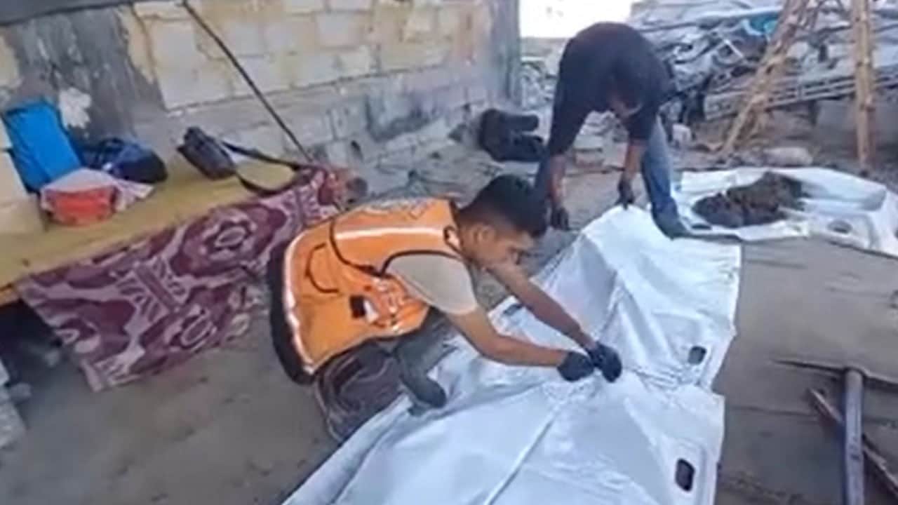 Aylar sonra enkazdan çıkarıldılar! Gazze’de iki aileden 20 kişinin cenazesine ulaşıldı