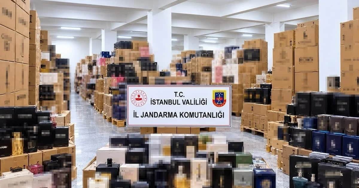 Bağcılar'da 195 bin 406 şişe sahte parfüm ele geçirildi 2 şüpheli gözaltında