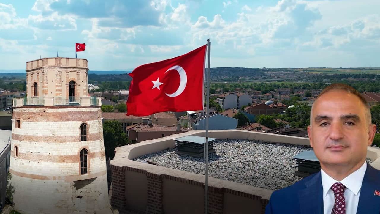 Bakan Ersoy duyurdu: Edirne'nin Tarihi Saat Kulesi ziyaretçilerini bekliyor
