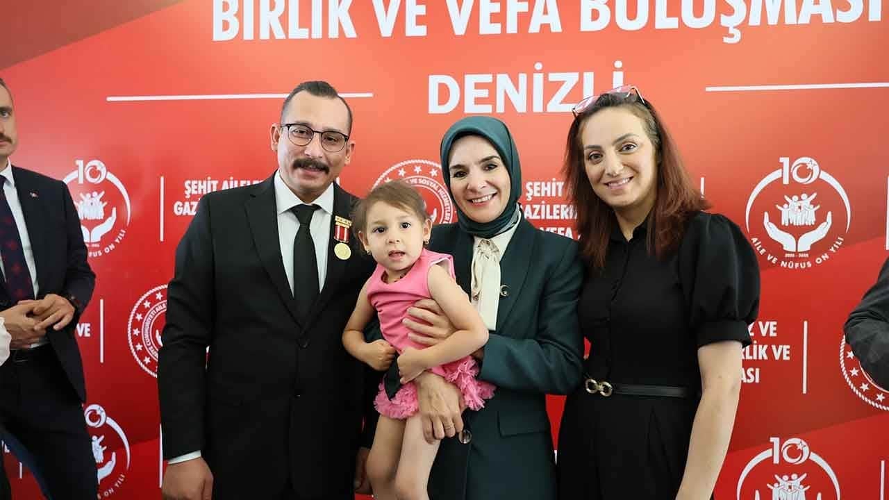 Bakan Göktaş'tan Denizli'de tarihi çıkış! "Hiçbir taviz verilmeden terörsüz Türkiye inşa ediliyor!"