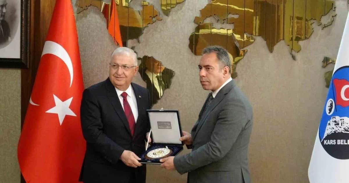 Bakan Güler Kars'ta "Terörsüz Türkiye" hedefini ve Türk-Kürt kardeşliğini vurguladı
