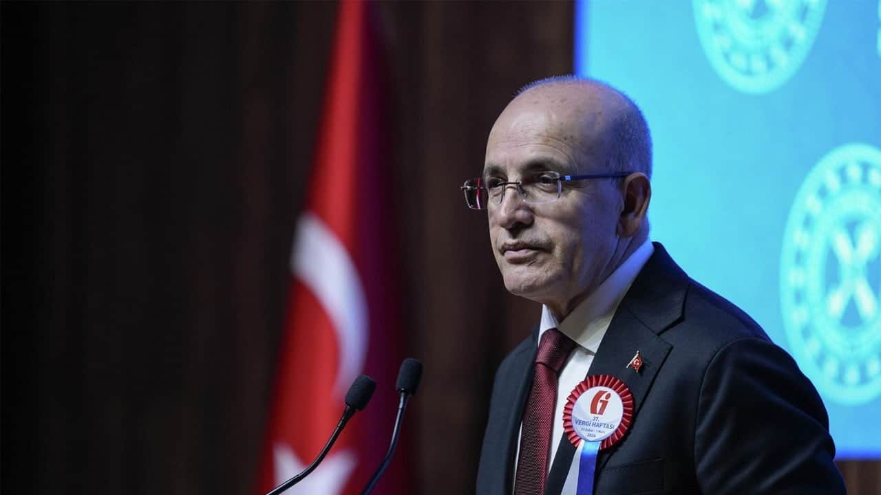Bakan Şimşek PISA sonuçlarını değerlendirdi! 10 yıllık performansta 3 kulvarın da lideri Türkiye