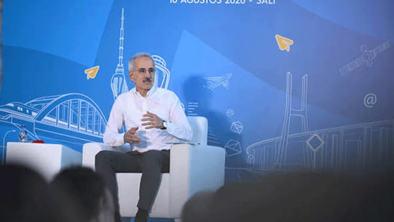 Bakan Uraloğlu’ndan stajyer öğrencilere tavsiyeler: Başarıya giden yolun anahtarı risk!