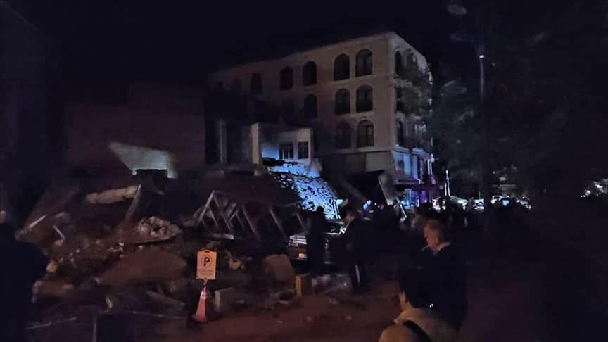 Balıkesir'deki depremin ardından bakanlar ve siyasiler tek tek açıklama yaptı