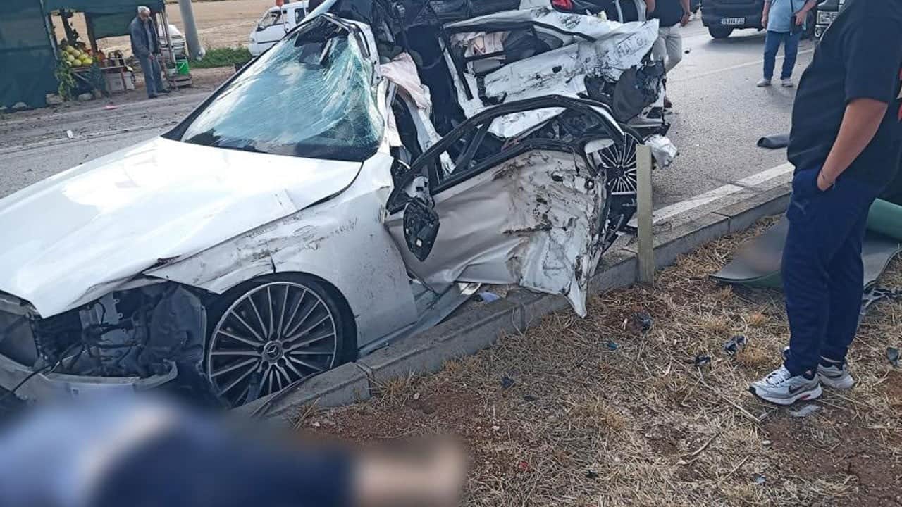Bandırma’da feci kaza: Hamile sürücü, 3 yaşındaki kızı ve doğuma 2 hafta kalan bebeği hayatını kaybetti
