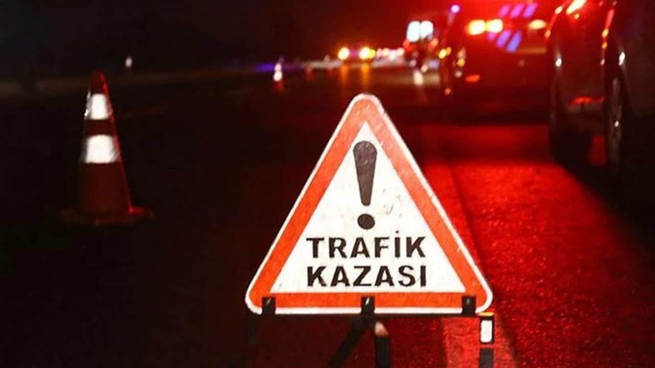 Bandırma'da kaza! Otomobil tırla çarpıştı: 1 ölü, 1 yaralı