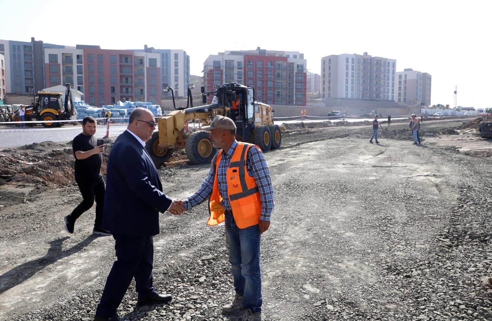 Başkan Akpınar Doğukent mahallesinde devam eden çalışmaları yerinde inceledi