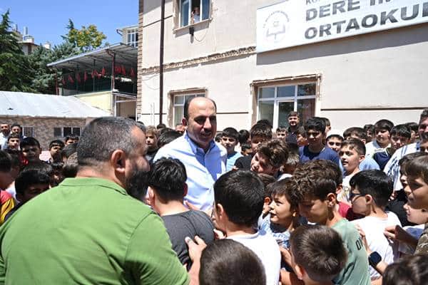 Başkan Altay hafızlık eğitimi alan öğrenciler ve Yaz Kur'an Kursu öğrencileriyle bir araya geldi