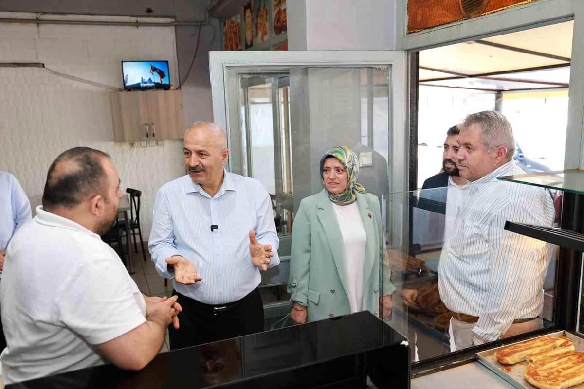 Başkan Büyükgöz esnafla gönül gönüle