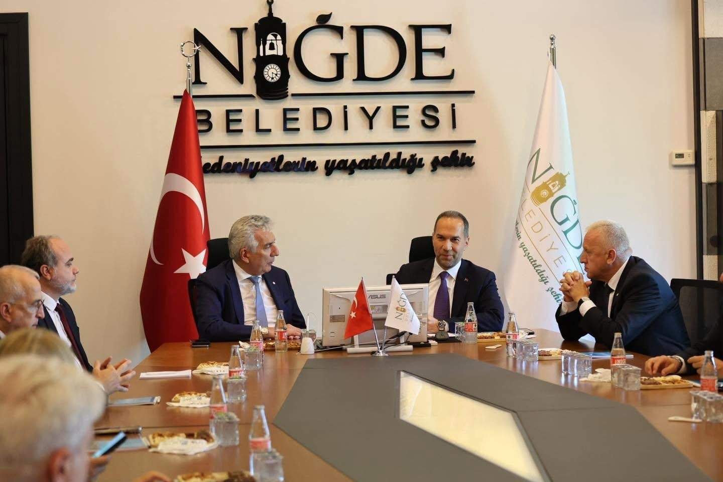 Başkan Özdemir İSO heyetine Niğde'nin yatırım potansiyelini anlattı