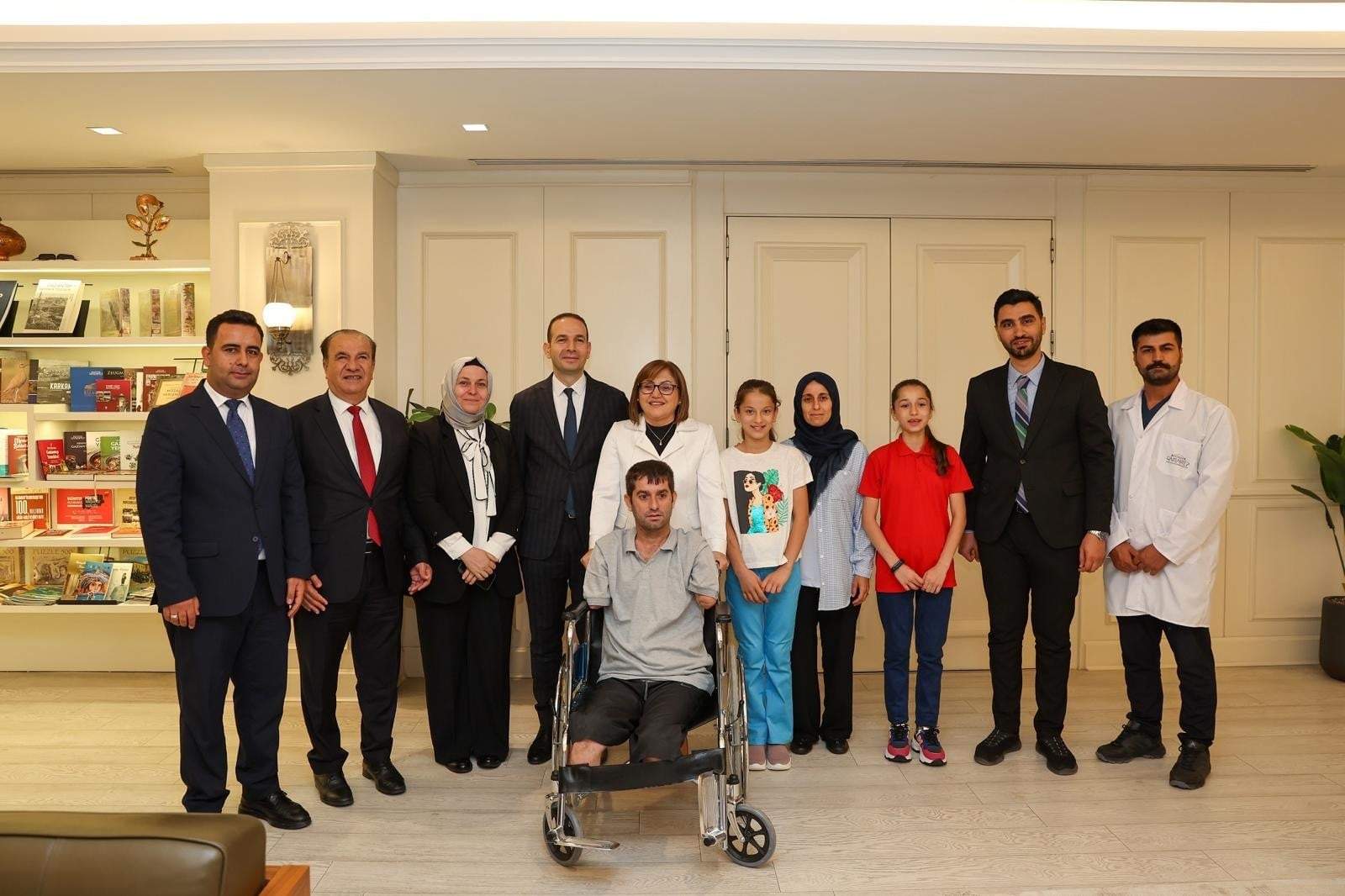 Başkan Şahin umut olduğu Burhan Doğruyol ile bir araya geldi