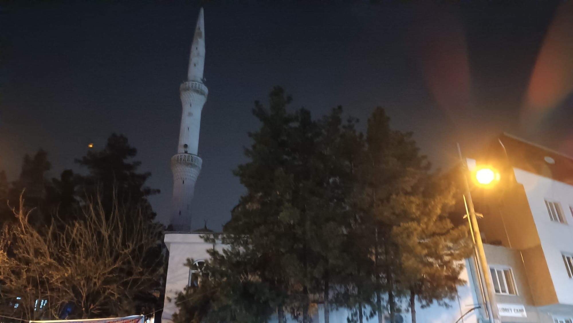 Batman’da korkutan yıldırım düşmesi