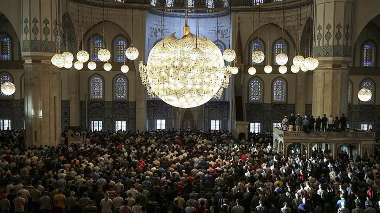 Bayram namazı nasıl kılınır? Bayram namazı kaç rekat?