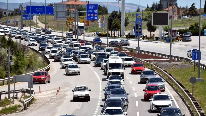 Bayram sonrası dönüşler devam ediyor! İşte Türkiye genelinde yol durumu