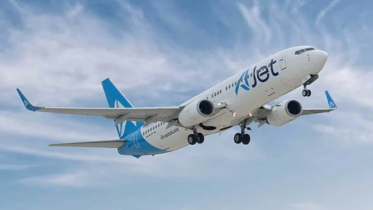 Bayram uçuşlarında seferberlik: AJet'ten tam 180 ek sefer