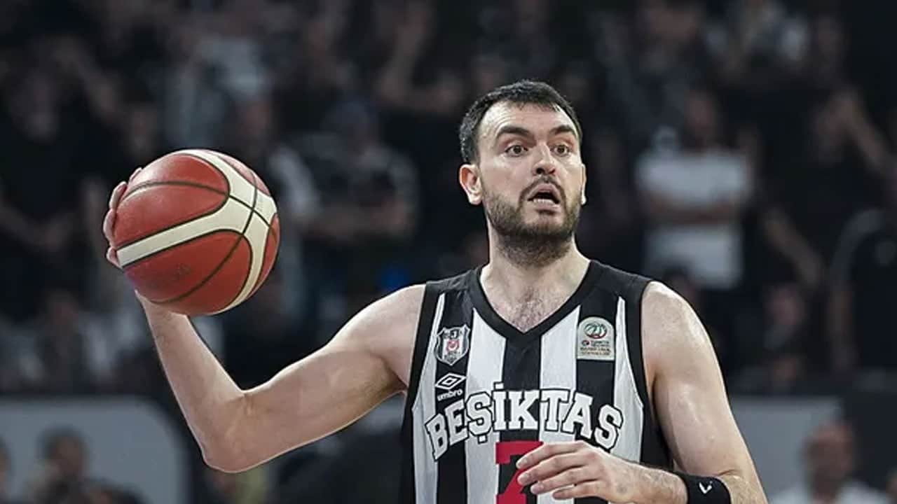 Beşiktaş GAİN’de yaprak dökümü
