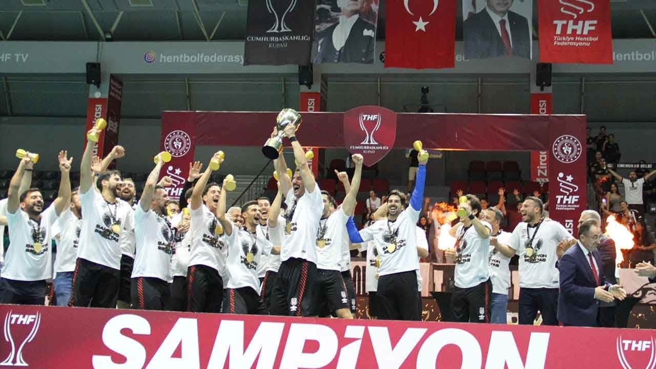Beşiktaş parkede şov yaptı! Dev finalde Cumhurbaşkanlığı Kupası siyah-beyazlıların!