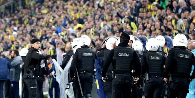 Beşiktaş’a ağır fatura! Tribünlerdeki o tezahüratlar pahalıya patladı
