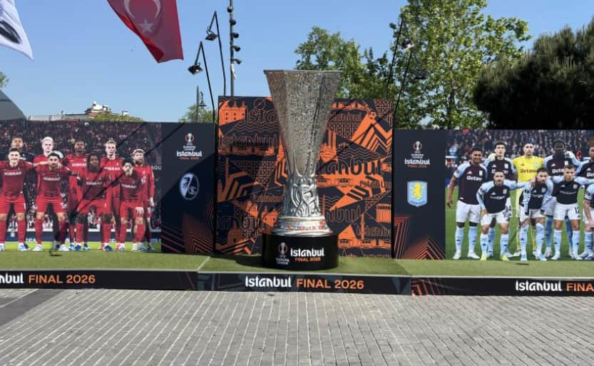 Beşiktaş'ın eski yıldızından sürpriz! UEFA kupası İstanbul'da görücüye çıktı!