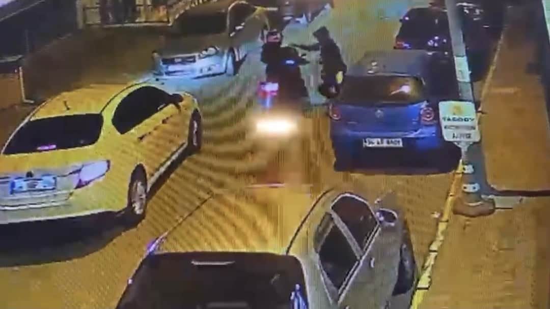 Beylikdüzü'nde husumetlisine silahlı saldırı düzenleyen şüpheli tutuklandı