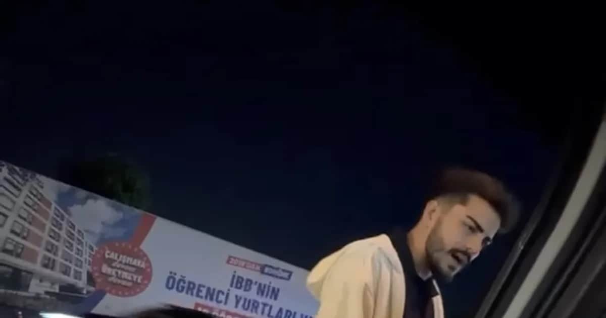 Beyoğlu'nda taksiye tekme atan motosikletli tutuklandı: 'Git bunları kaportacıya yaptır'