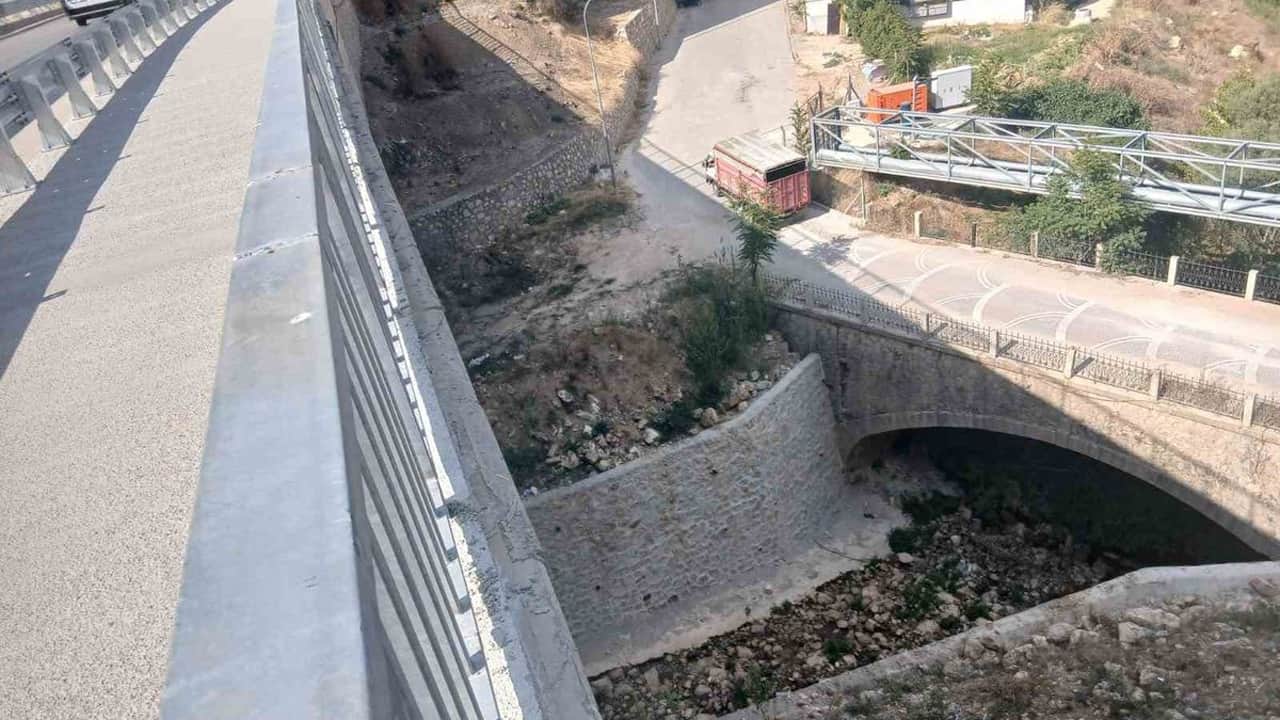 Bilecik'teki Hamsu köprüsü tehlike saçıyor