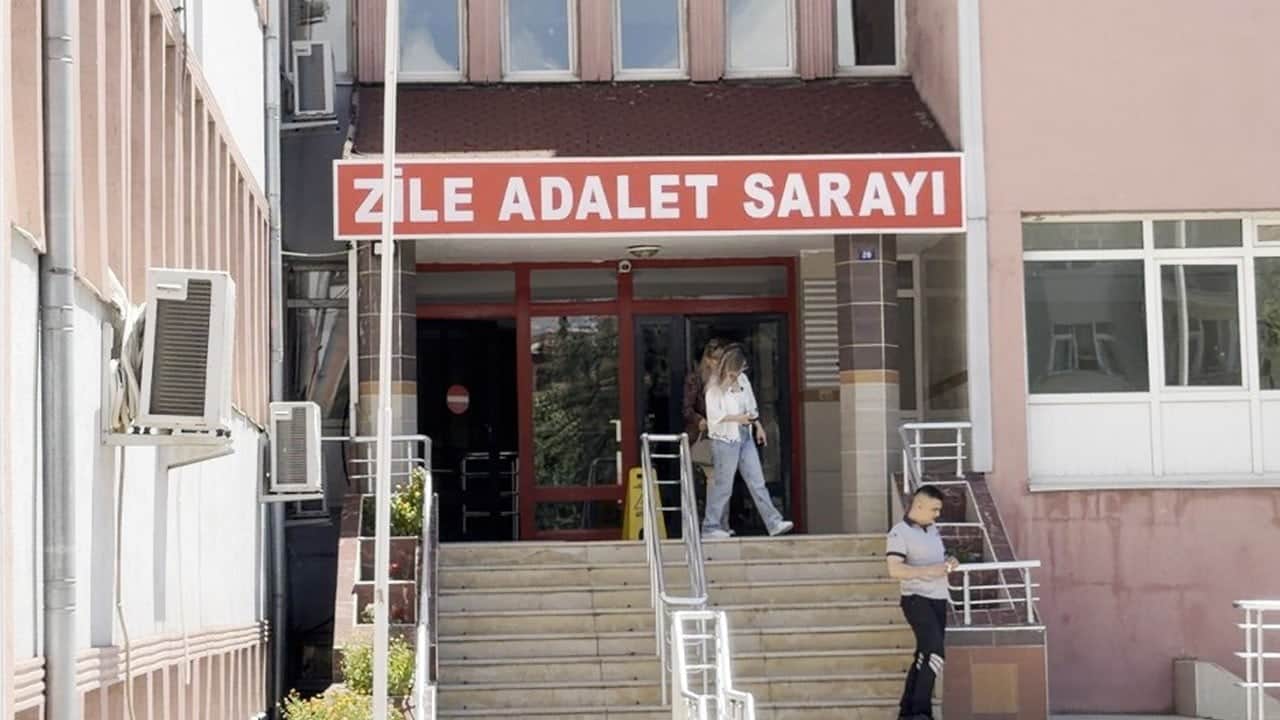 Binayı saran kötü koku ceset çıktı! Annesi ve 2 kız kardeşi tutuklandı