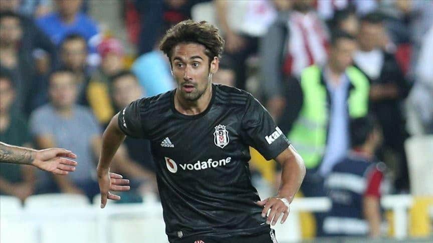 Bir dönemin yıldızı şimdi tezgâh başında! Futbolun parlayan ismi herkesi şaşırttı