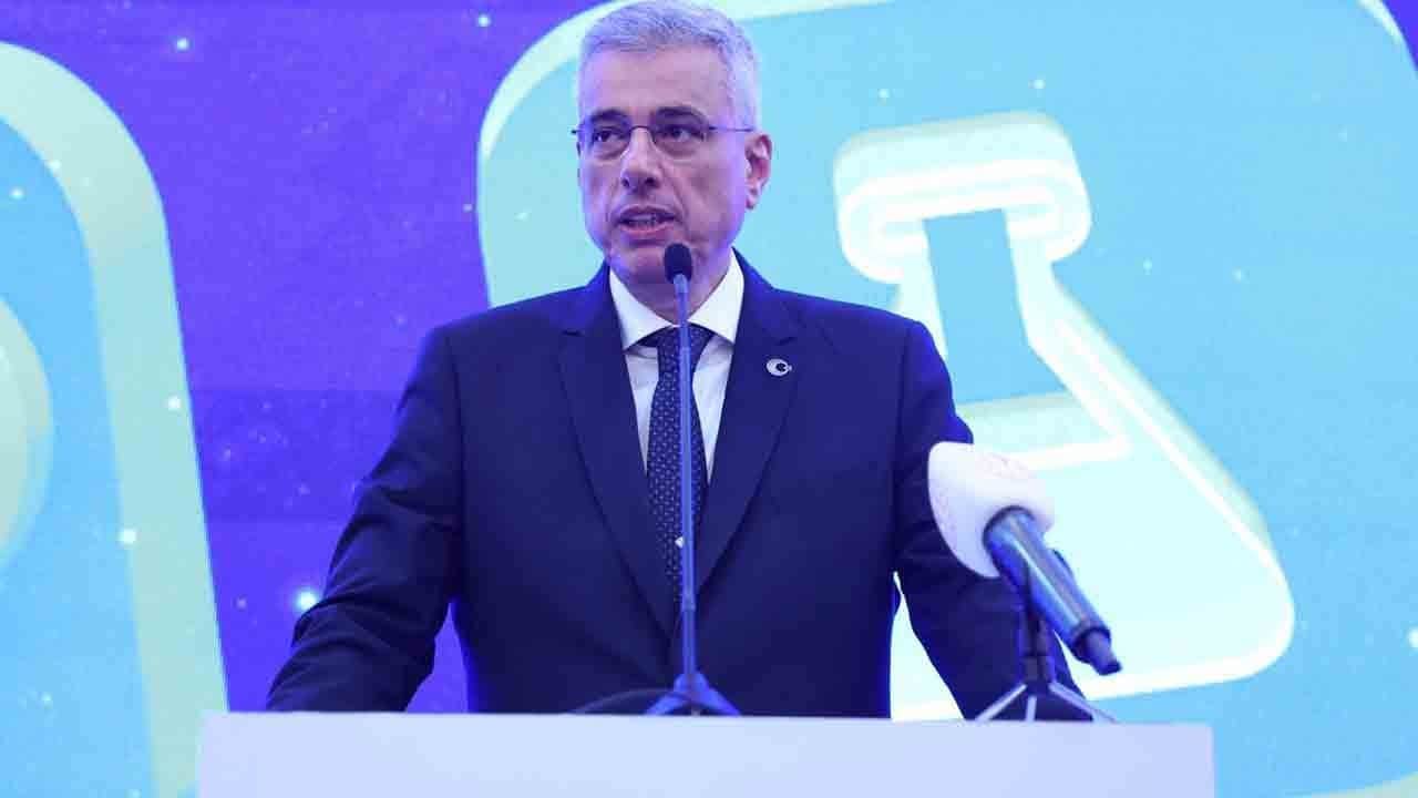 ‘Biz tüm kapıları ardına kadar açmaya hazırız’ Sağlık Bakanından gençlere müjde!