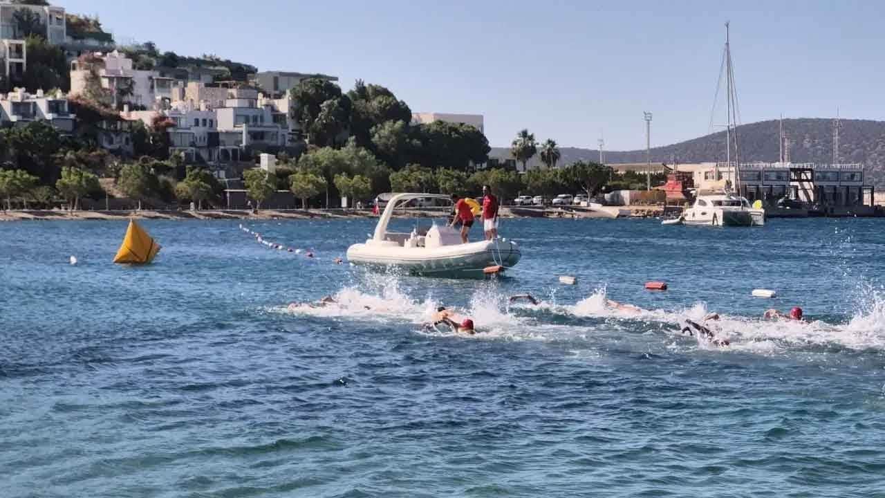 Bodrum'da dev organizasyon! Sağlık için denize giren yüzücüler kulaçları yarıştırdı!