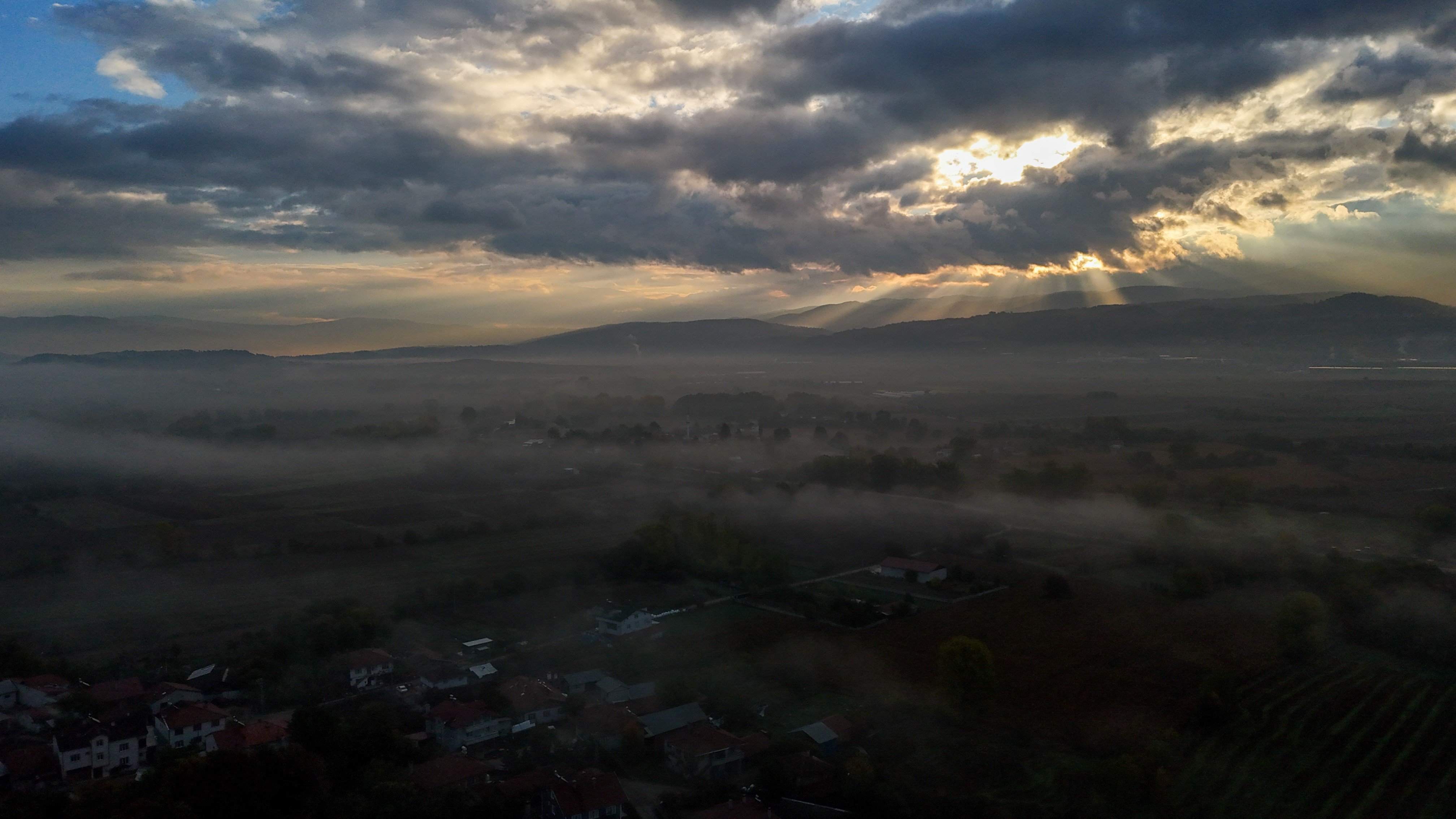 Bolu’da sabah sisleri büyüledi! Şehir adeta kartpostallık manzara sundu