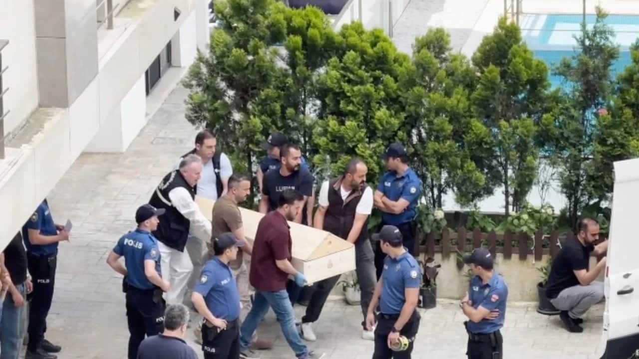 Boşanan çift yan yana ölü bulundu