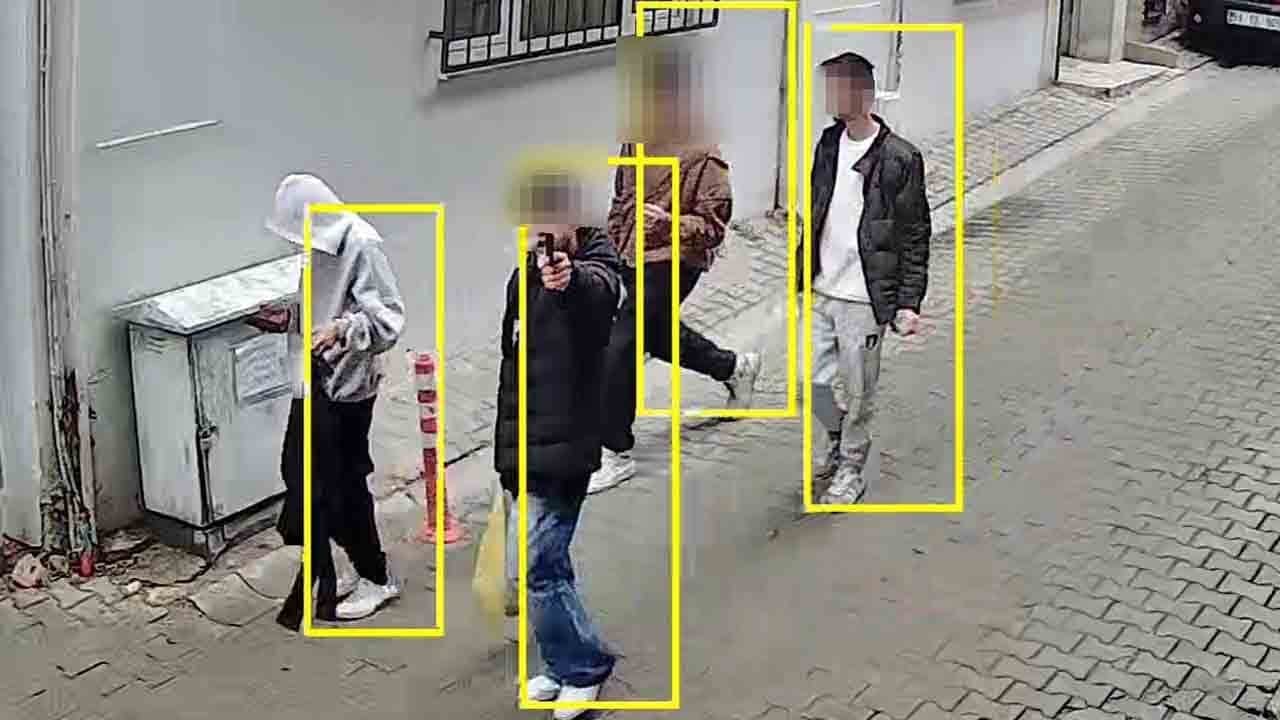 Böyle oyuncak olmaz! ‘Silahlı çocuklar’ın aslı ortaya çıktı