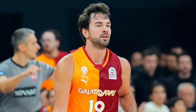 Buğrahan Tuncer 2 yıl daha Galatasaray'da!