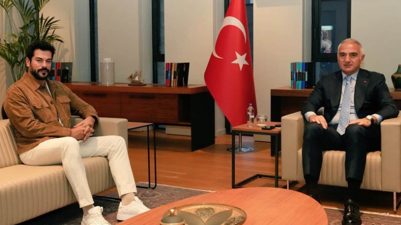 Burak Özçivit’ten Bakan Ersoy’a ziyaret