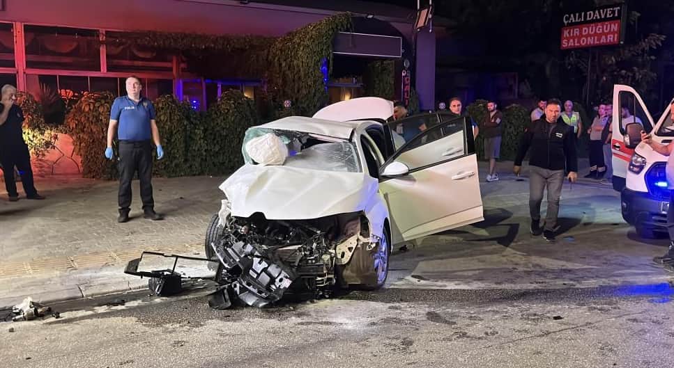 Otomobil ile jip kafa kafaya çarpıştı: 2 güvenlik görevlisi hayatını kaybetti