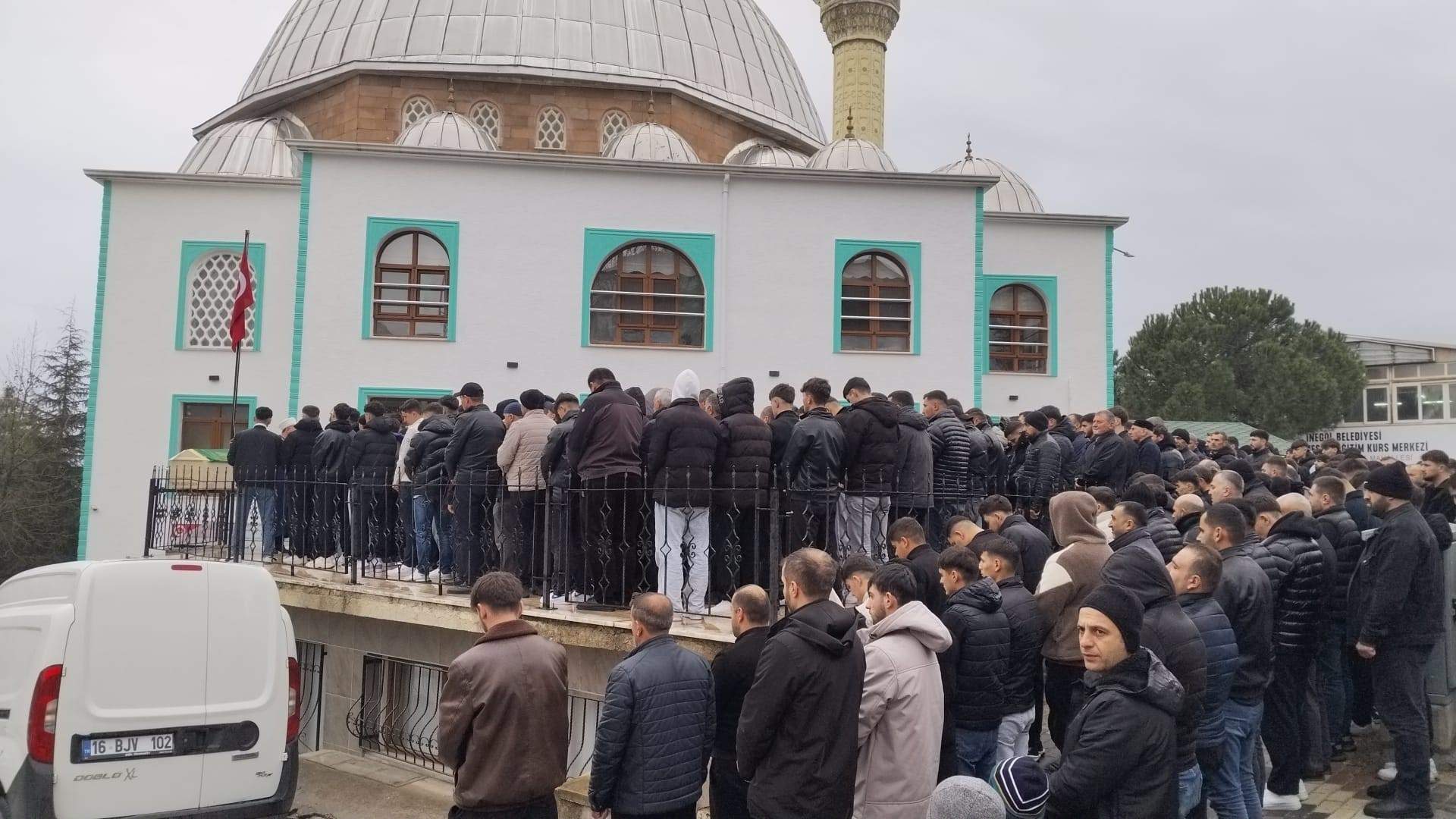 Bursa'daki feci kazada hayatını kaybeden genç son yolculuğuna uğurlandı