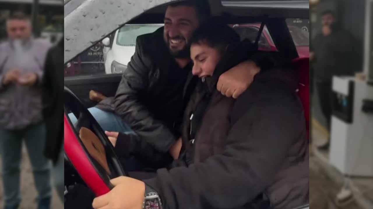 Çadır kurup bekleyenler bile var! Bu da çekilişli kuralı otomobil satışı