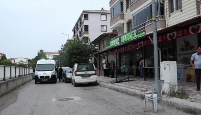 Çalıştığı marketi kan gölüne çevirdi! Eski eşini katledip intihar etti