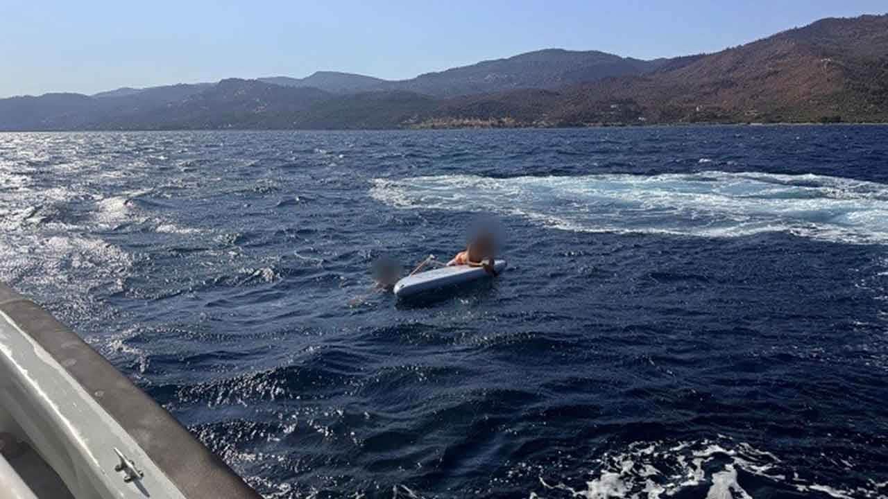 Çanakkale Boğazı’nda korku dolu anlar! Sürüklenen rüzgar sörfçülerini Sahil Güvenlik kurtardı!