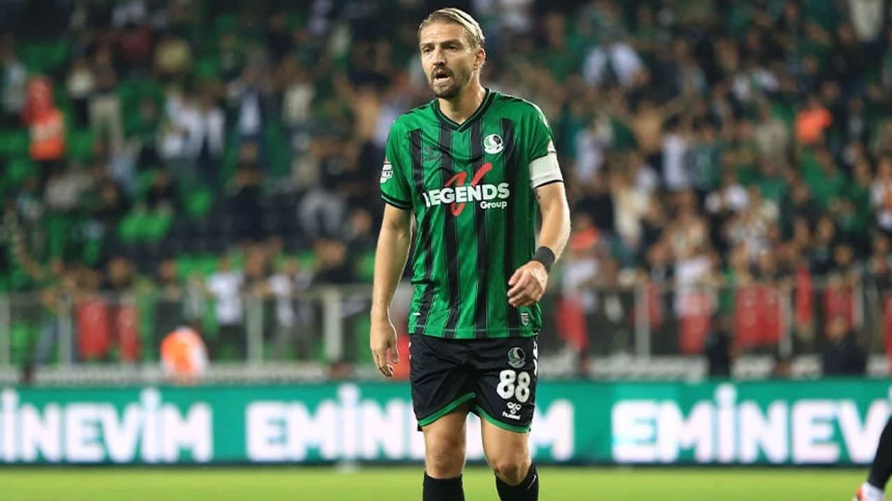 Caner Erkin futbol hayatını noktaladı