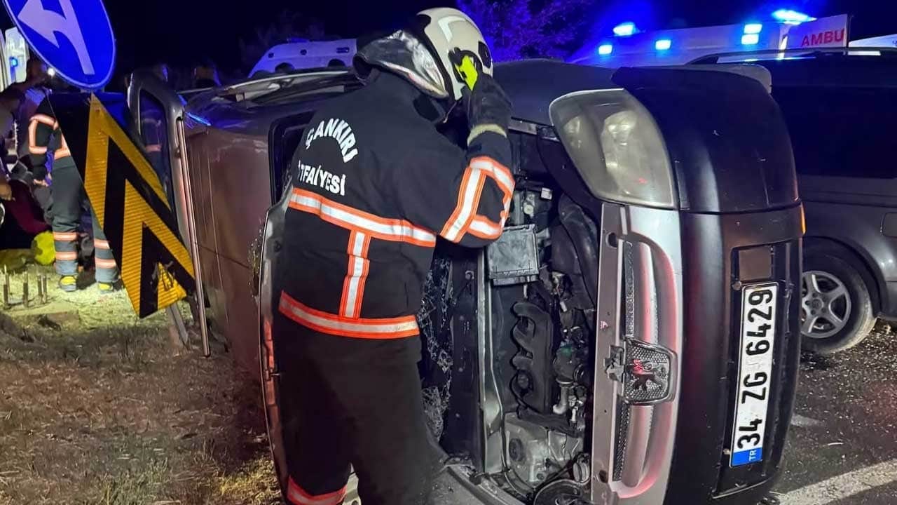 Çankırı’da iki hafif ticari araç çarpıştı: 9 yaralı