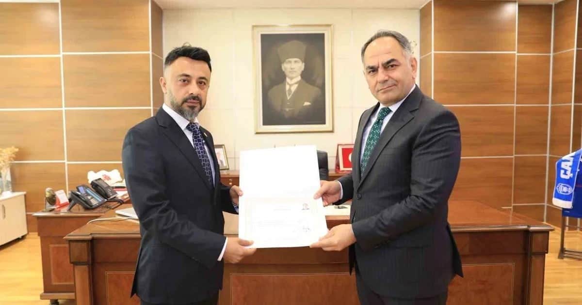 Çankırı'da nefes borusuna şeker kaçan çocuğu kurtaran polislere başarı belgesi